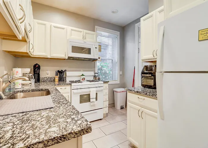 5 Mi To Dtwn Pittsburgh! Pet-friendly Unit W/ Yard Pittsburgh