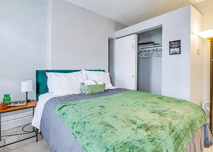 5 Mi To Dtwn Pittsburgh! Pet-friendly Unit W/ Yard *