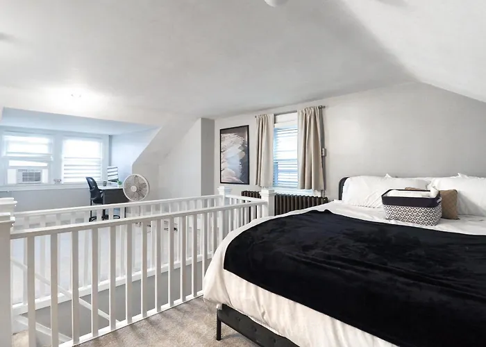 5 Mi To Dtwn Pittsburgh! Pet-friendly Unit W/ Yard *